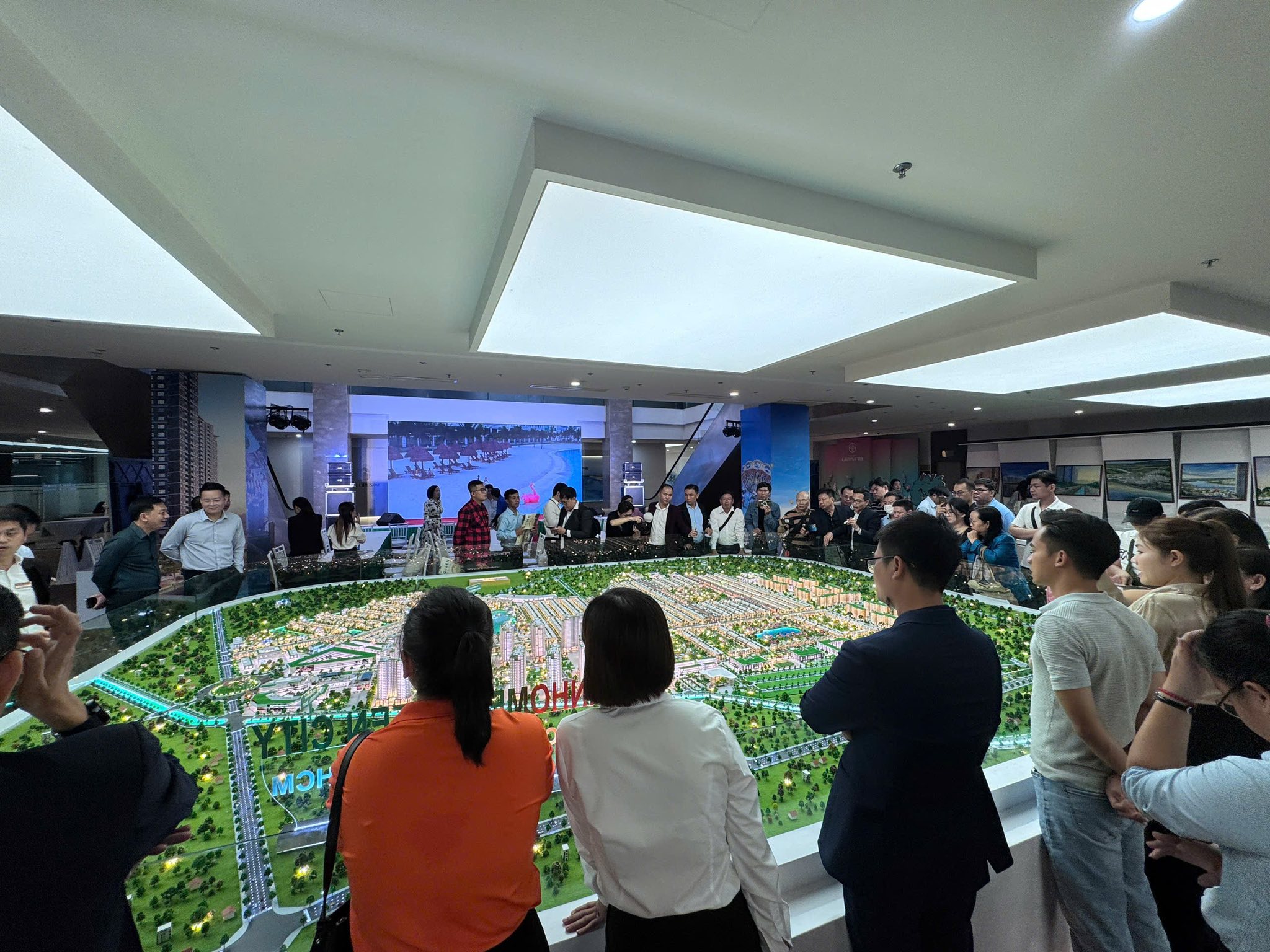 sa ban du an vinhomes green city